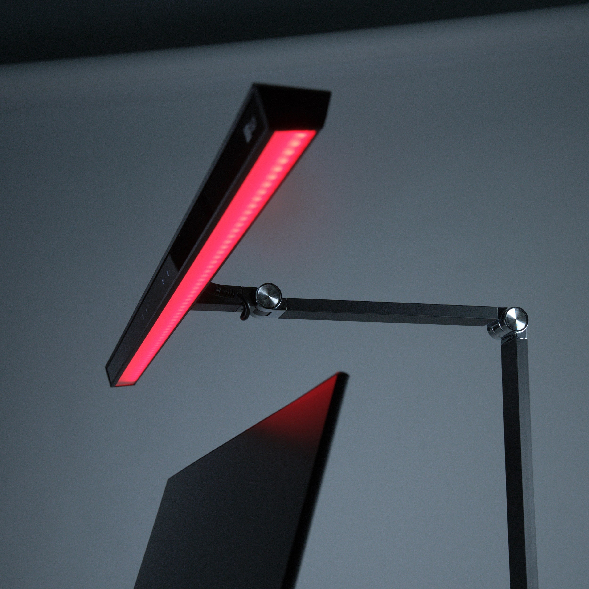 heilys® AddRed Desk Lamp
