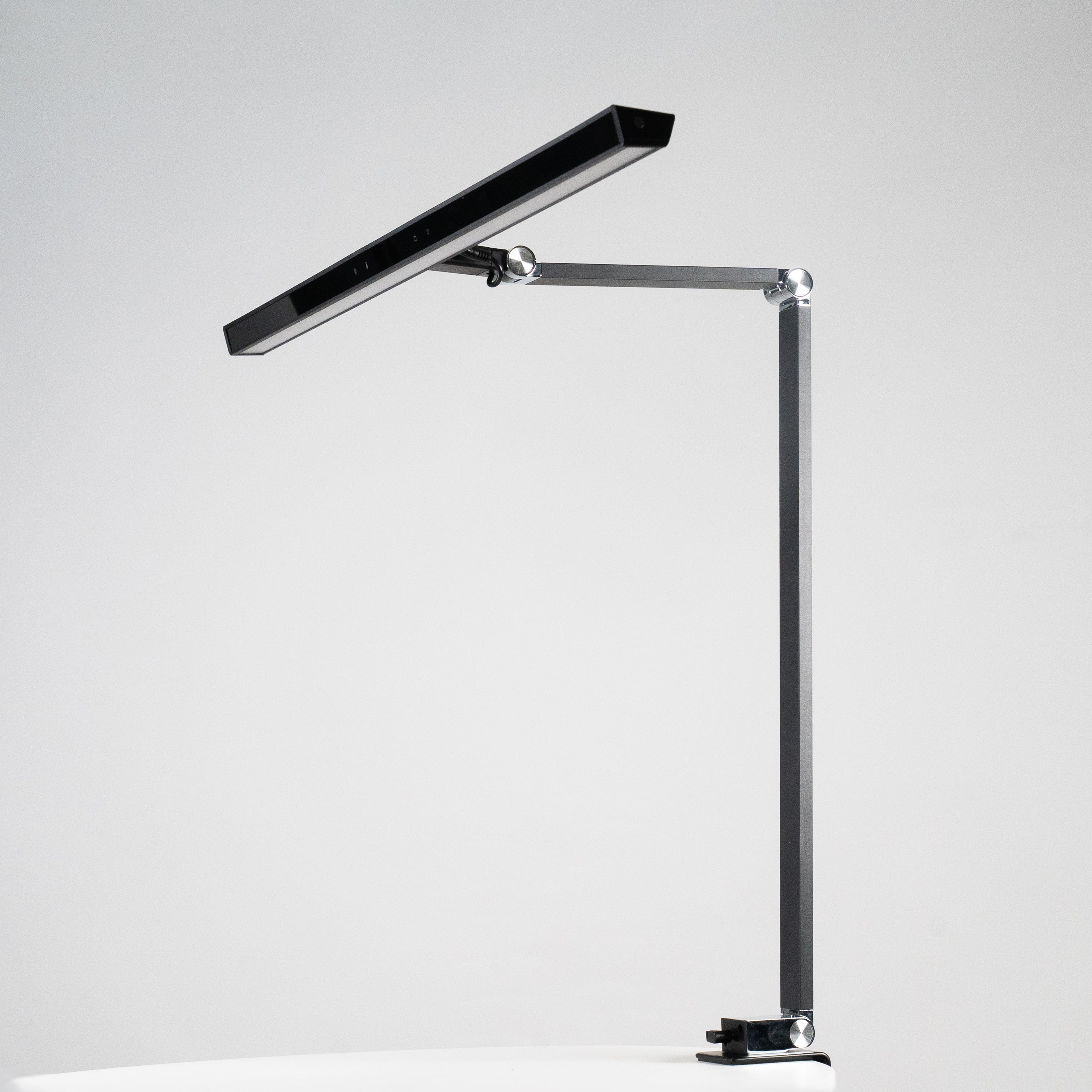 heilys® AddRed Desk Lamp